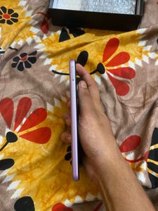 Samsung Phone - Excellent Condition