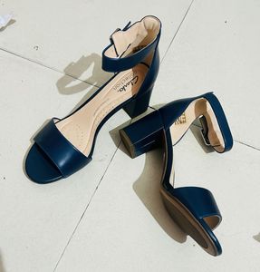 Clarks Collection Navy Heels