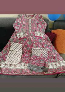 Elegant Floral Kurta Set