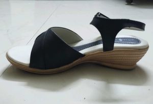 Urban Woods Black Strap Heel Sandals