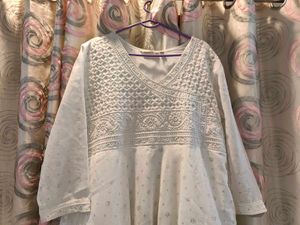 Elegant White Embroidered Kurta