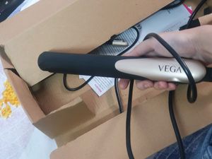 Original Vega Hair Straightner And Curl
