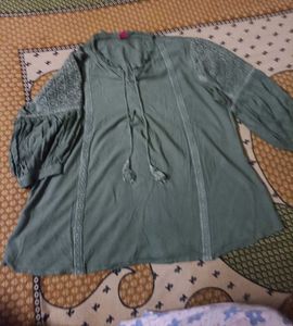 XXL green tunic top with fancy sleeves