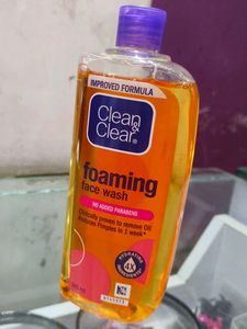 Clean &amp; Clear Foaming Face Wash
