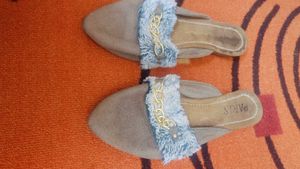 Beautiful Flat Sendle Size 37