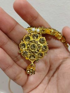 Elegant Gold Necklace
