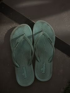 Flipflops & Slippers
