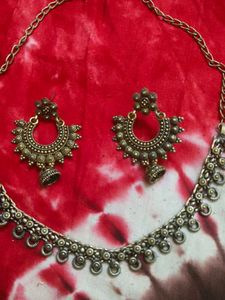 Black Gold Metal Necklace Set