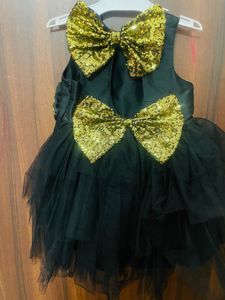Heavy Black Party Wear Dress With Peep Hole