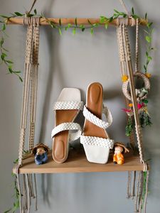 Unused White Stylish Party Wear Sandal