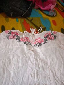 Embroided white Tunic baloon Top