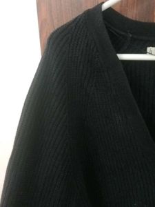 MANGO BUTTON DOWN SWEATER