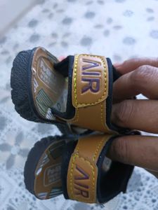 Bacchon Ki Like New Sandal