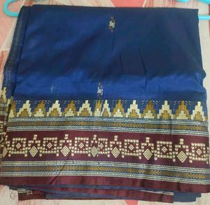 Sreeleathers Women Flat Shoe And Art Slik Saree.