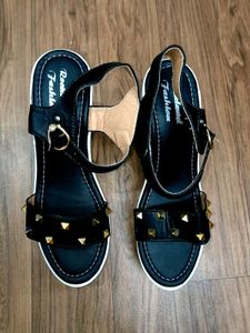 Stylish Black High Heels✨