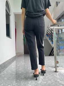 Off White Urbanic Jeans &amp; Non Brand Black Denim