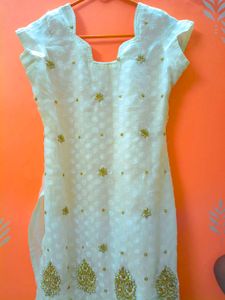 Elegant Embroidered Kurta