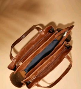 Fargo Shoulder Bag .🤎🤎