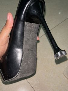 Ask Before Buy Black Leather Stellitos