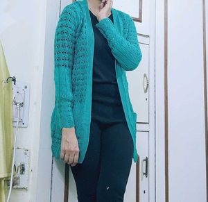 Green Thigh Length Knitted Shrug
