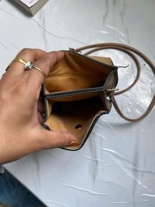 Brown Leather Slingbag