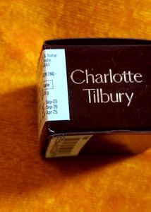 Charlotte Tilbury airbrush flawless finish powder