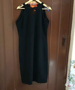 Black Round Neck Bodycon Dress