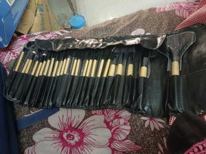 makeup brushes
