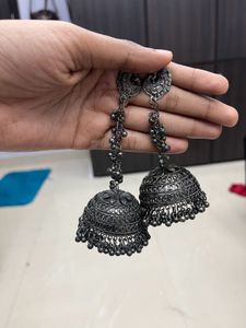 EARRING AND HAIRCLIP