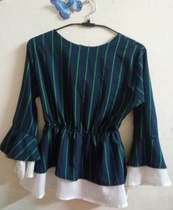 Cinched Waist Top!!! Beautiful Women&#39;s Top!!!