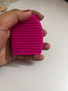 Makeup Brush Cleaner