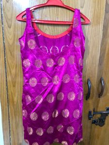 Chendri Short Kurta With Deep Neck