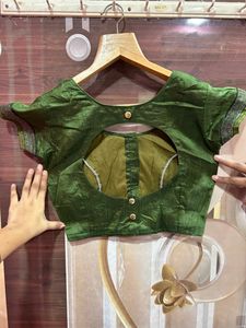Beautiful Green Saree With Blouse