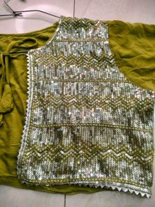 2 ❤️Beautiful Jacket + Freebie Kurta❤️