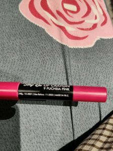 Wet n Wild PhotoFocus Foundation Free Lipstick