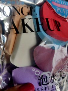 Pack Of 6 Piece Makeup Puffs And Sponges