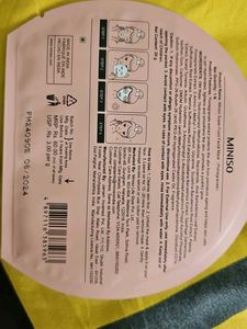 Miniso Pomegranate Mask With Facial Puff