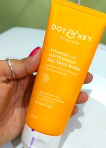 Dot &amp; Key Vitamin C Face Wash