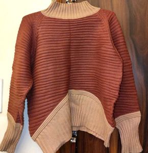 Stylish Two-Tone Knit Sweater