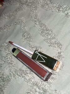 Nars lip gloss in the shade unbroken