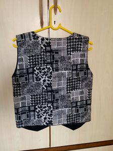 Unisex Black &amp; White Vest