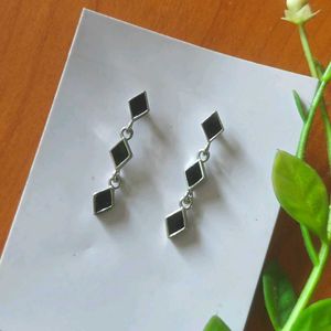 🆕 Chic Black Diamond Drop Earrings