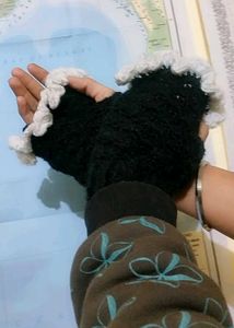 Ruffled Crochet Fingerless Gloves