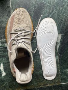 Yeezy Boost 350 V2