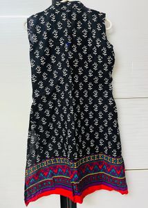 Sleeveless Printed Tunic