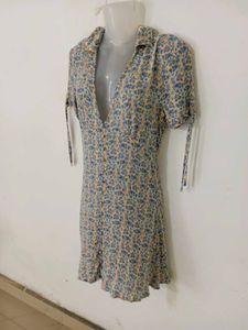 DEEP V-NECK FLORAL DRESS