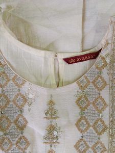 Avaasa Embellished Kurti