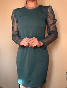 Chic Green Dress with Sheer Sleeves
