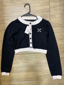 Stylish Cropped Cardigan Top