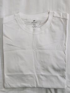 H&m Unisex Solid White Tshirt